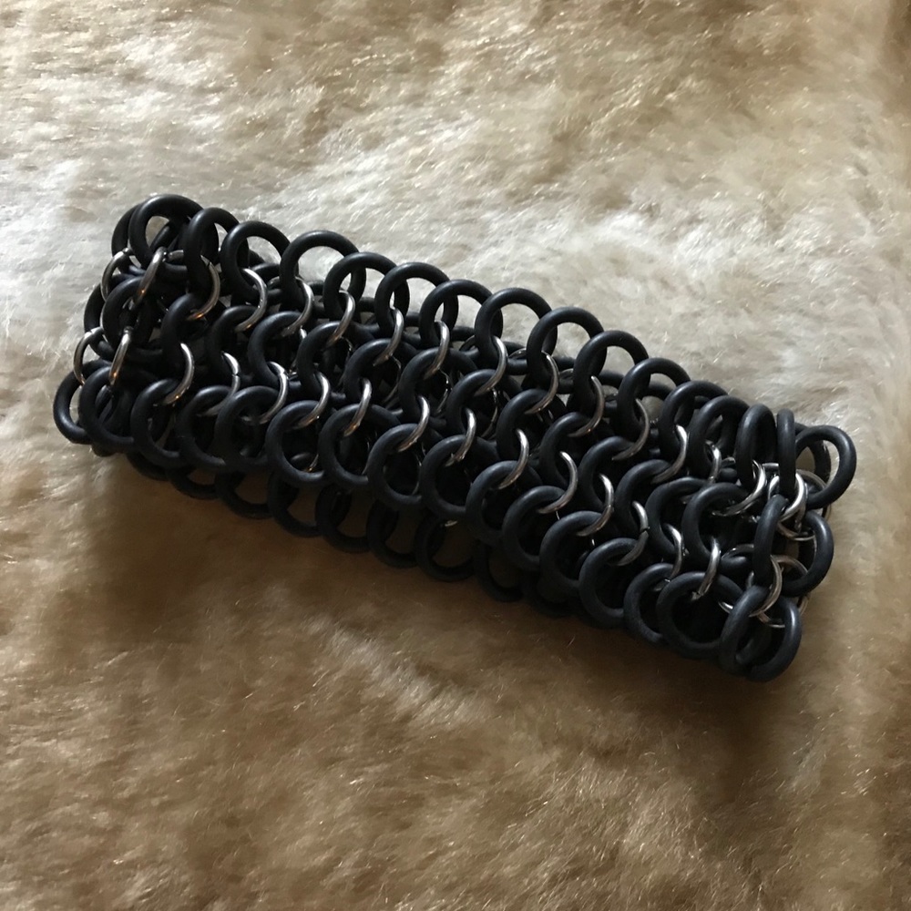 FIRM⭐️NWOT-Chainmaill Bicep Cuff